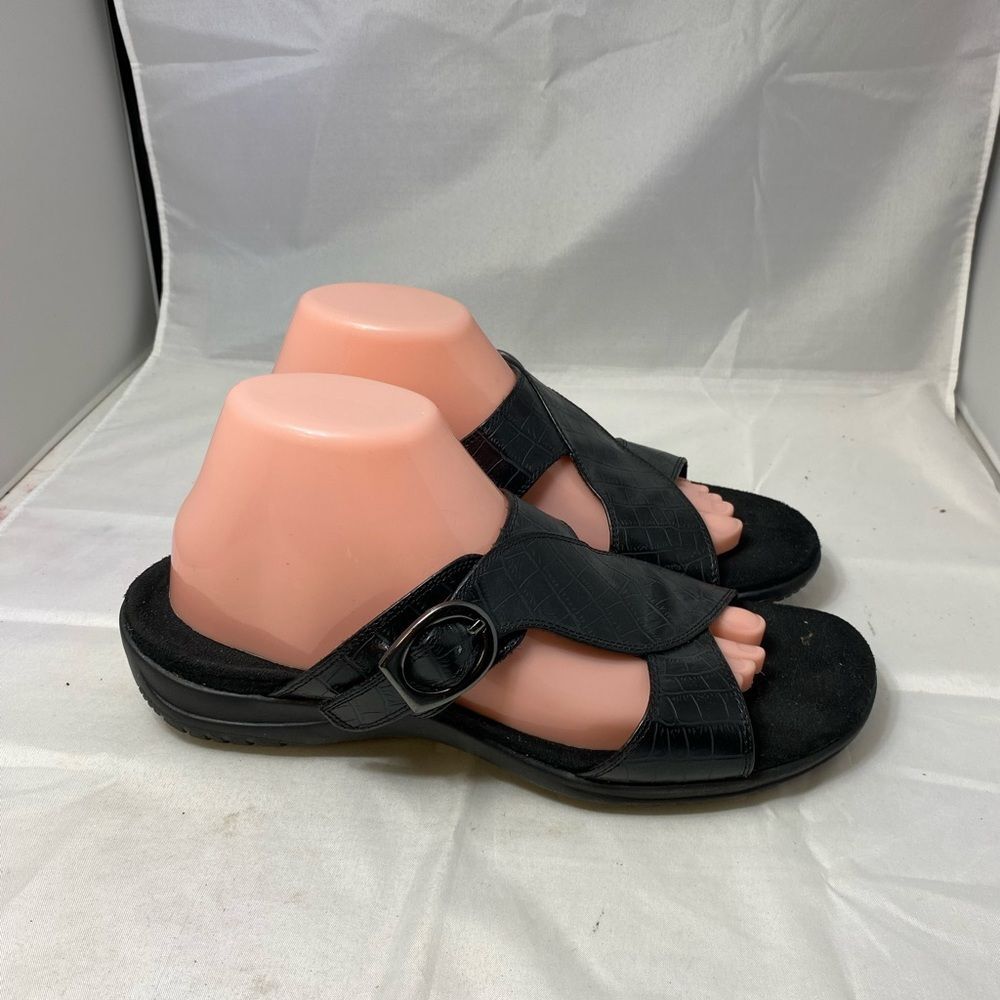 Easy Street Women’s 10M Faux Leather Suede Sandals - Picture 2 of 6